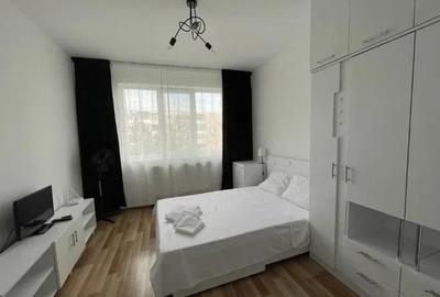 Garsoniera, etajul 2/4, zona Podu Ros - 1