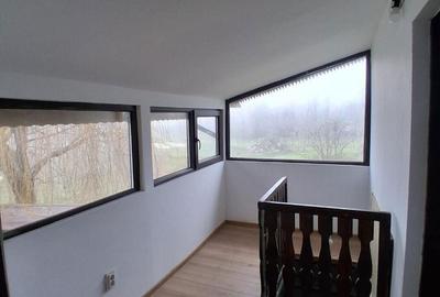 Casă cu 4 camere în Central - 8
