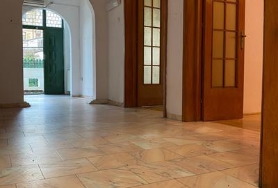 Casă individuală cu 8 camere cu Canalizare în Floreasca - 3