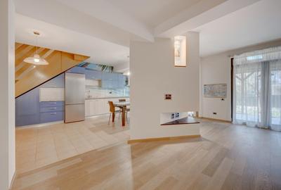 Casă cu 8 camere cu Canalizare în Central - 5