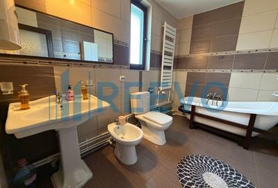 Casă cu 6 camere cu Canalizare în Târgu Trotuș - 10