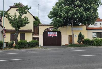 Duplex cu 13 camere cu Canalizare în Central - 7