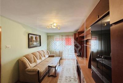 Apartament cu 3 camere decomandat în Valea Aurie