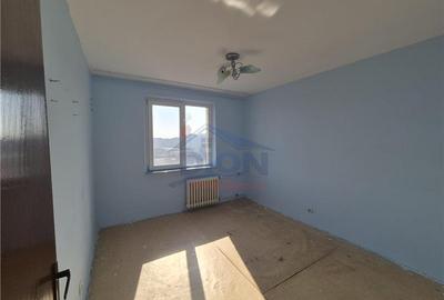Apartament cu 3 camere decomandat în Berceni - 4