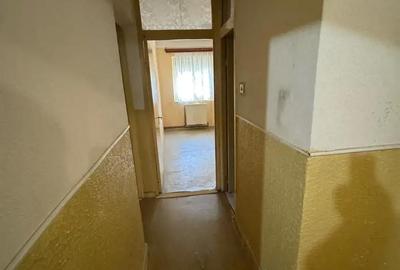 Apartament cu 4 camere decomandat în Urlați - 7