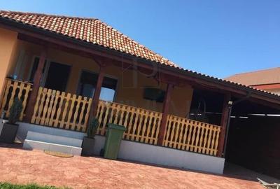 Casa individuala pe parter - mobilata - toate utilitatile - asfalt - teren 450 m - 7