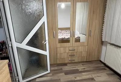 Apartament cu 3 camere semidecomandat în Central - 3