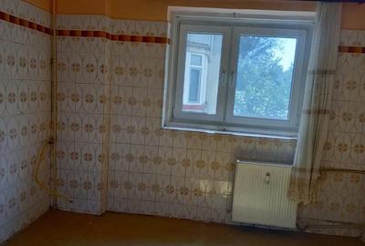 Apartament cu 2 camere decomandat în Rahova - 1