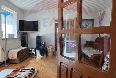 Casă cu 3 camere cu Teren 1750 Mp în Dârlos - 10