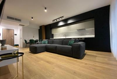 Apartament cu 3 camere semidecomandat, mobilat în Pipera