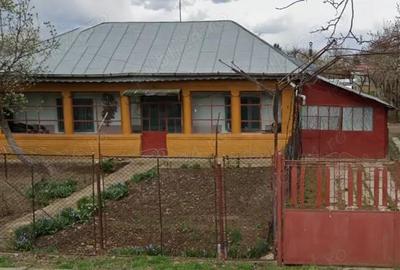 Casă cu Teren 1062 Mp în Fundeni - 1