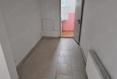 Spațiu comercial, de 60 mp, în Central - 4