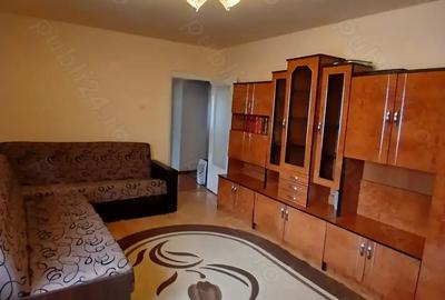 Apartament cu 2 camere decomandat în Petrila