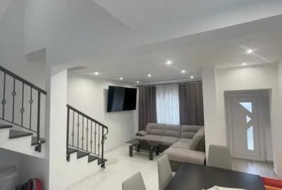 Casă cu 8 camere cu Piscina în Săsar