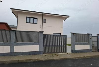 Casă cu 3 camere în Schitu - 1