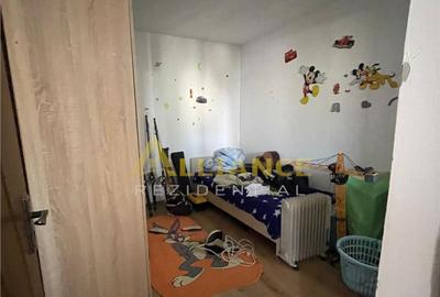 Casă cu 6 camere cu Teren 200 Mp în Sălăjan - 2