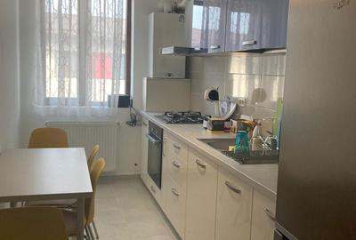 Apartament cu 2 camere decomandat în Roșu