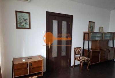 Apartament cu 2 camere semidecomandat, mobilat în 1 Mai - 5