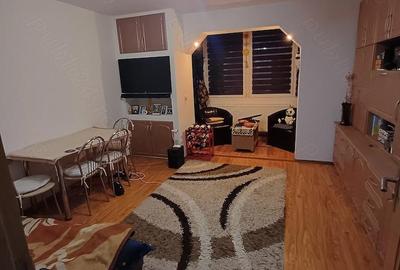 Apartament cu 3 camere semidecomandat în Dâmbu Pietros - 3