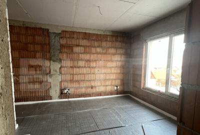 Casa cu 4 camere, curte amenajata - Sura Mica - 8