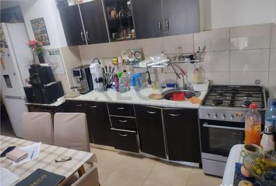 Apartament cu 3 camere decomandat în Nufărul - 2