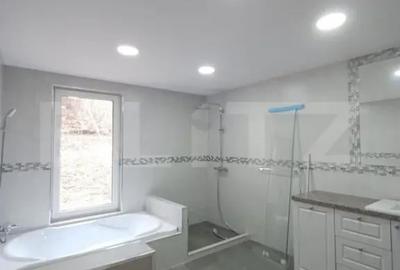 Casă cu 5 camere cu Teren 1590 Mp în Luna