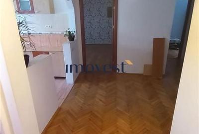 Apartament cu 3 camere decomandat în Micro 16 - 4