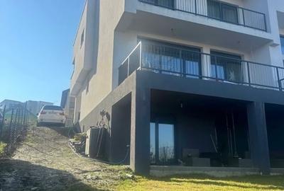 Duplex 200 m utili +terasa circulabila 90 m2 și teren 305 m Duplex 200 m utili +terasa circulabila 90 m2 și teren 305 m - 1