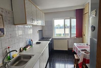 De vânzare apartament 3 camere, Prudu - Complex 2 - 3