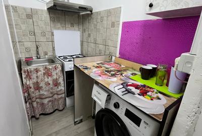 Garsonieră decomandată, mobilată în CET - 9