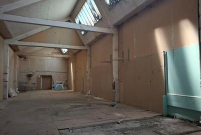 Spatiu depozitare/mica productie 200-330 mp mp zona bd Basarabia - 2