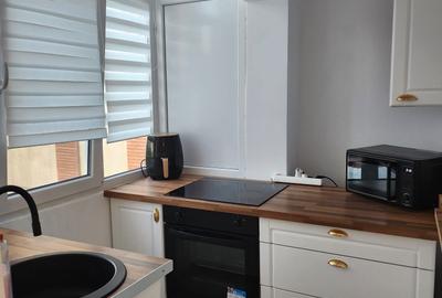 Apartament cu 2 camere decomandat în George Enescu