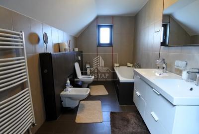 Casă individuală cu 6 camere cu Canalizare în Calea Romanului - 11