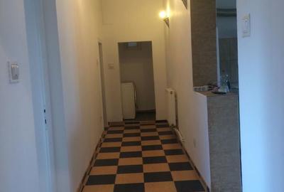 Casă cu 3 camere cu Teren 300 Mp în Central - 2