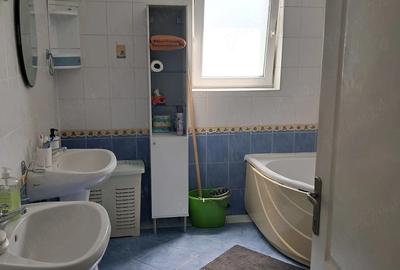 Casă cu Teren 500 Mp în Roșu - 3