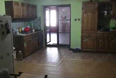 Casă cu 4 camere în Vânători - 7