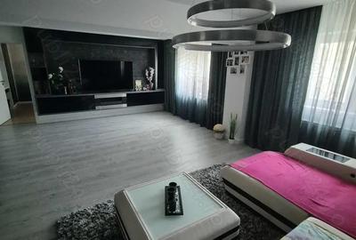 Apartament cu 4 camere decomandat în Ultracentral