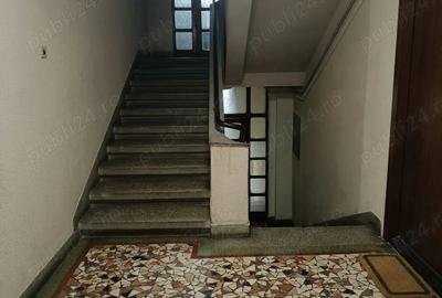 Garsoniera in zona cismigiu cu vedere la parc bloc interbelic Garsoniera in zona cismigiu cu vedere la parc bloc interbelic - 7