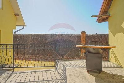Casă individuală cu 14 camere cu Teren 306 Mp în Central - 33