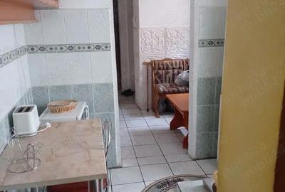 Apartament cu 3 camere semidecomandat în Traian - 1