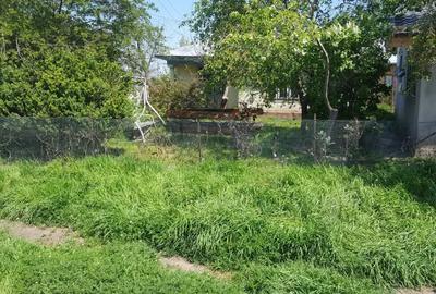 Vand gospodarie mare la ?ara, sat Lungoci, jud. Gala?i, la pre? de garsoniera. - 1