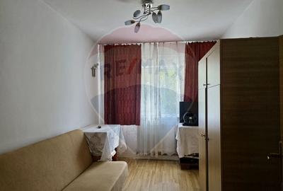 Apartament cu 3 camere de vanzare, str Bucovinei- zona Mioritei - 6
