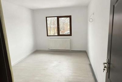 Casă cu 3 camere cu Teren 500 Mp în Letea Veche - 1