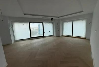 Apartament cu 4 camere semidecomandat în Unirii - 1
