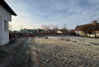 Casă 7 camere de vânzare/închiriere Izvin + anexă 90 mp- Comision 0 - 4