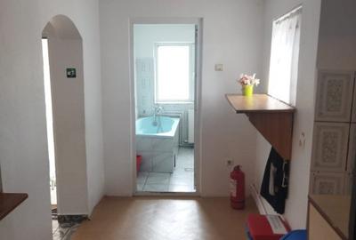 Casă cu 4 camere cu Teren 50 Mp în Central - 9