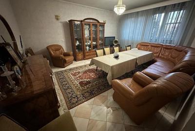 Casă cu 4 camere cu Teren 1000 Mp în Central - 1