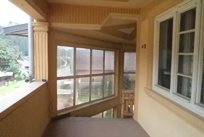 Propietar vand casa cu teren in Fundu Moldovei- Jud Suceava- comision 0 - 8