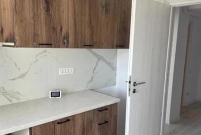 Apartament cu 2 camere decomandat în Tractorul - 5