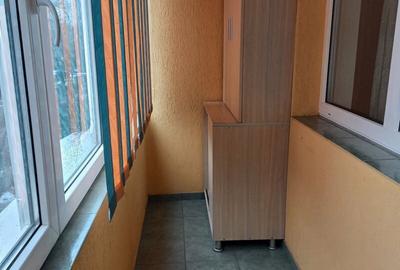 Apartament cu 4 camere decomandat în Titan - 2